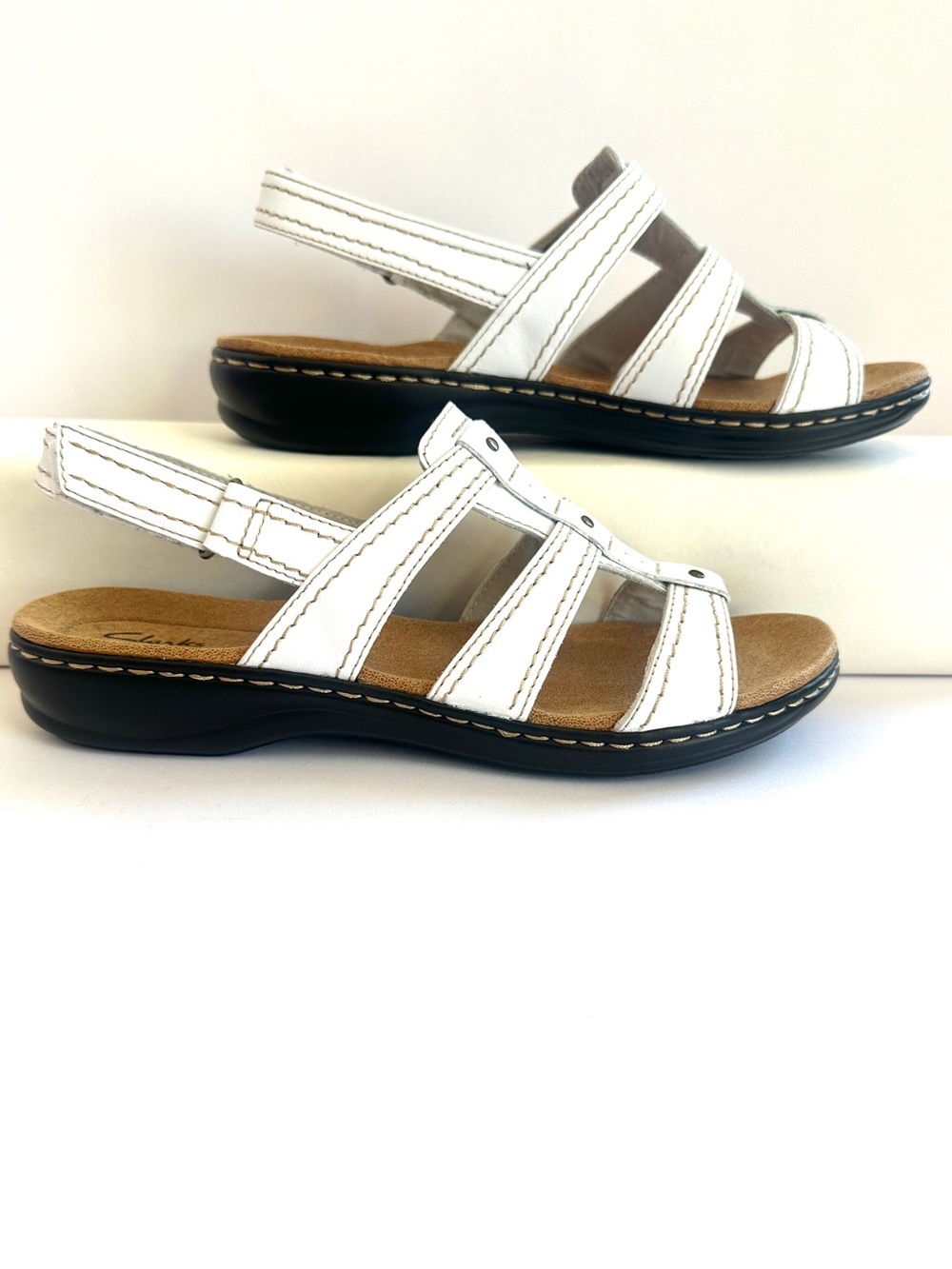 CLARKS LEISA DAISY WHITE LEATHER STRAPPY SLINGBACK COMFORT SANDALS NEW Sz9W